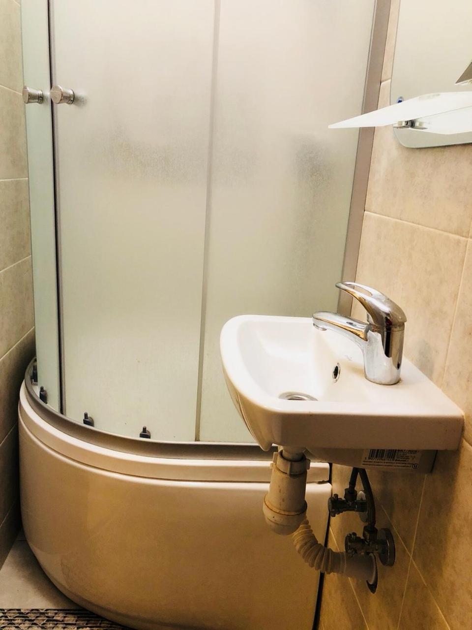 Comfortable Apartment Near Metro Charkiw Exterior foto