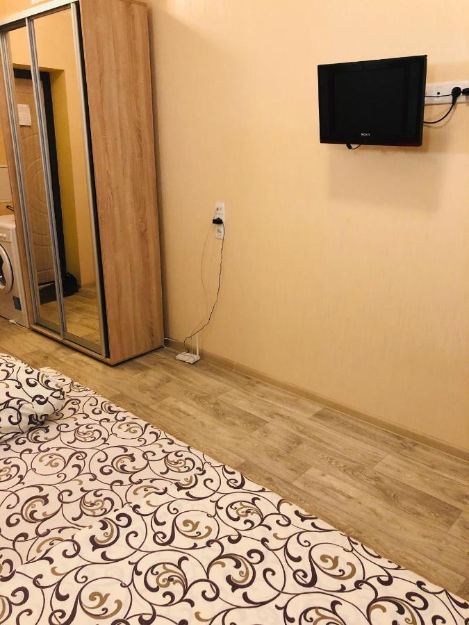 Comfortable Apartment Near Metro Charkiw Exterior foto
